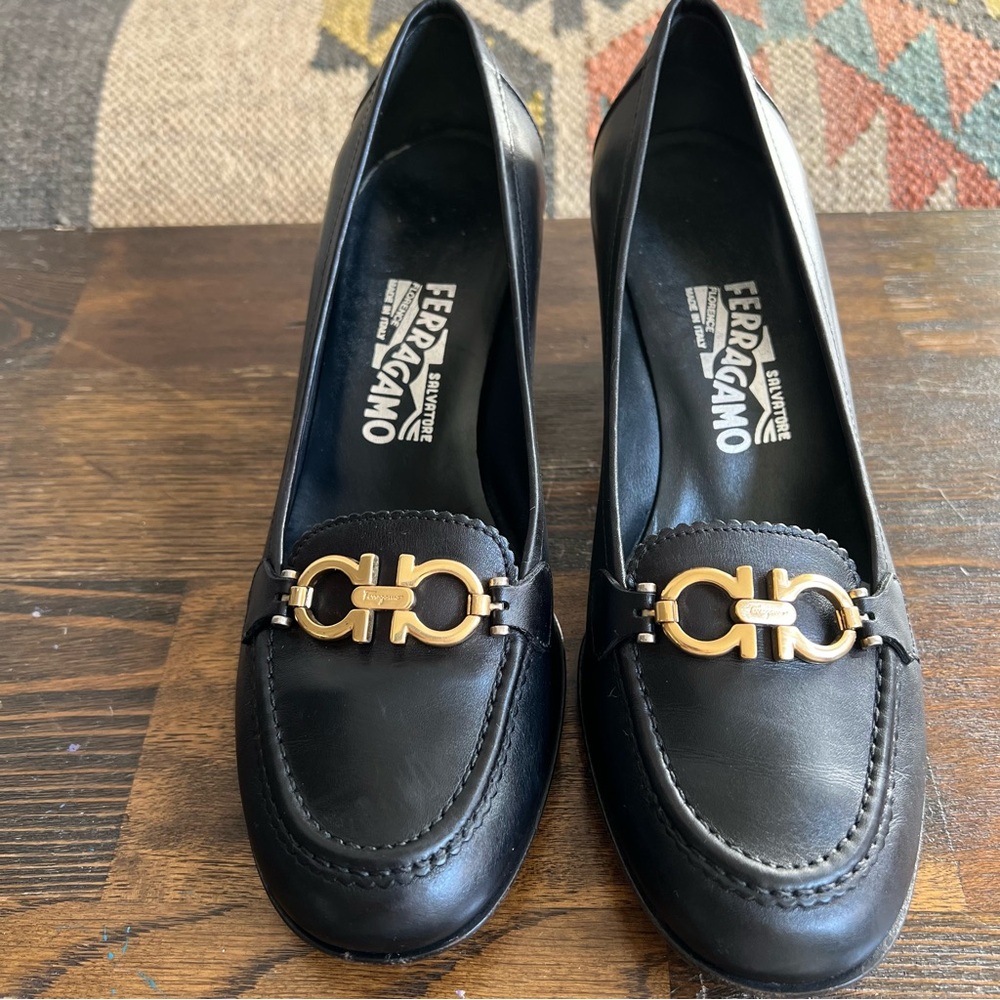 Salvatore Ferragamo $720 Gancini Accent Pump Block Heels US 8.5 B
